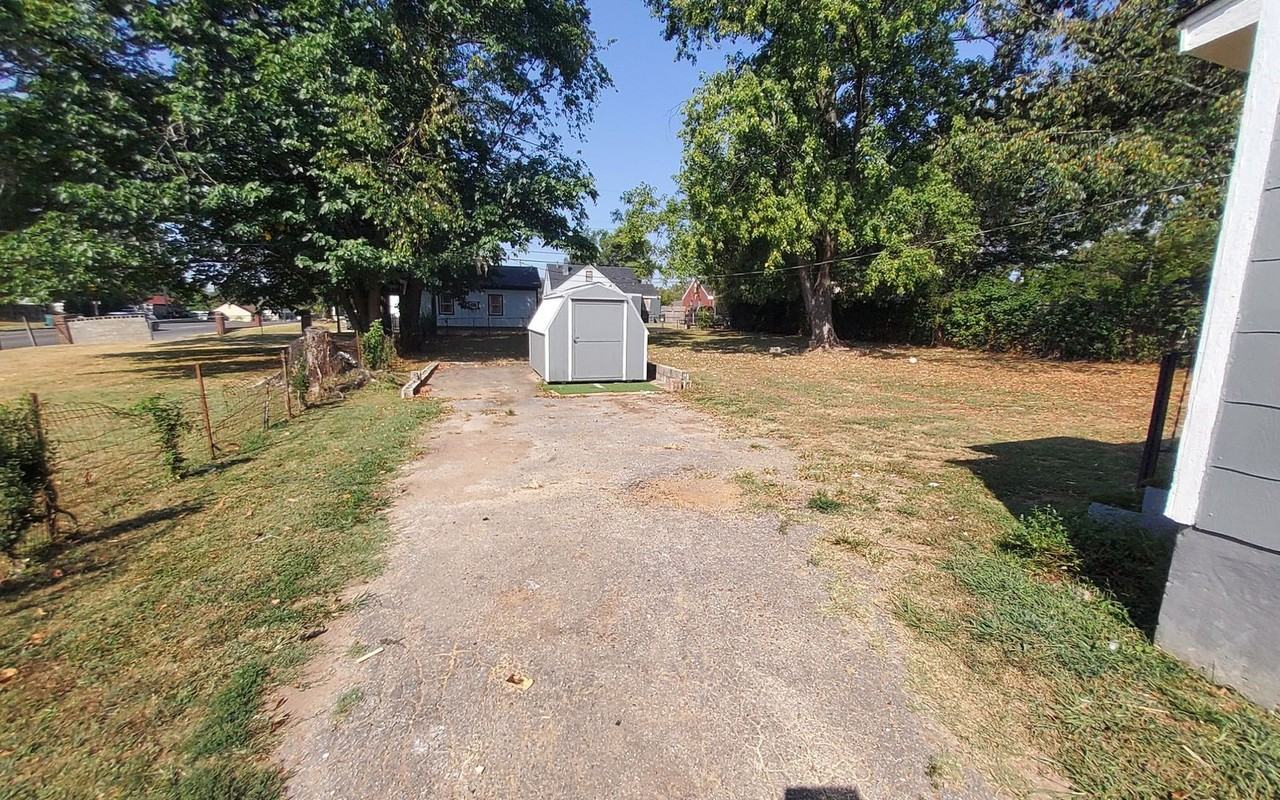 1155 South Greer Street - Photo 2 of 9