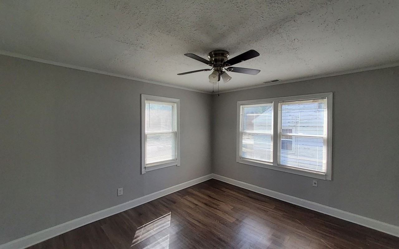 1155 South Greer Street - Photo 3 of 9