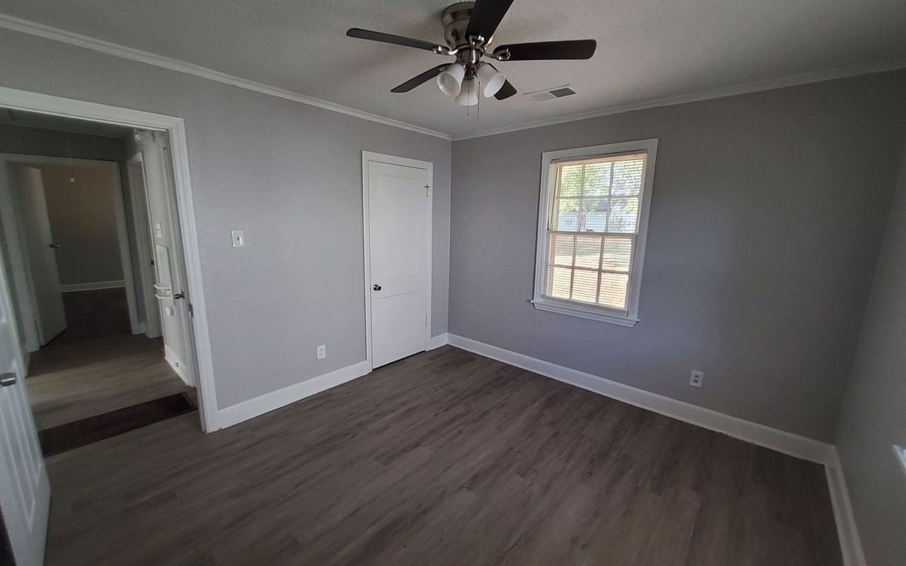 1155 South Greer Street - Photo 6 of 9