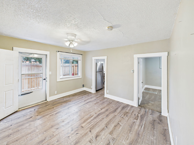 404 South Race Street - Photo 3 of 16