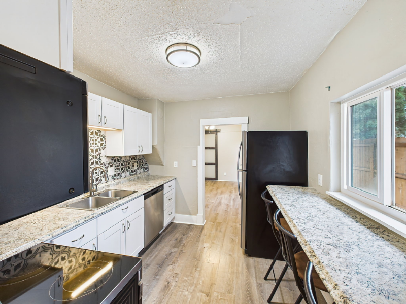 404 South Race Street - Photo 4 of 16