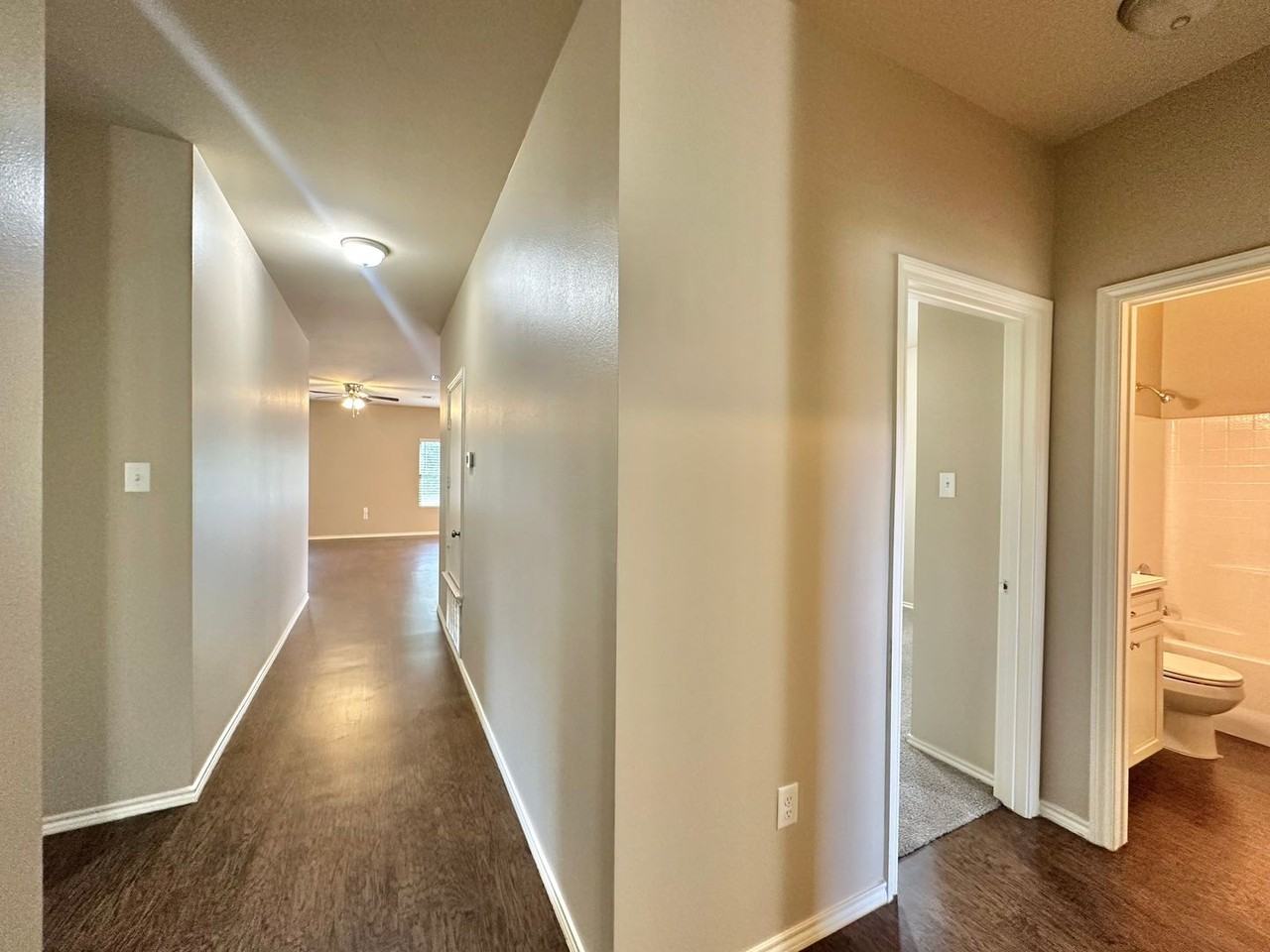 5828 Deauville St - Photo 3 of 26