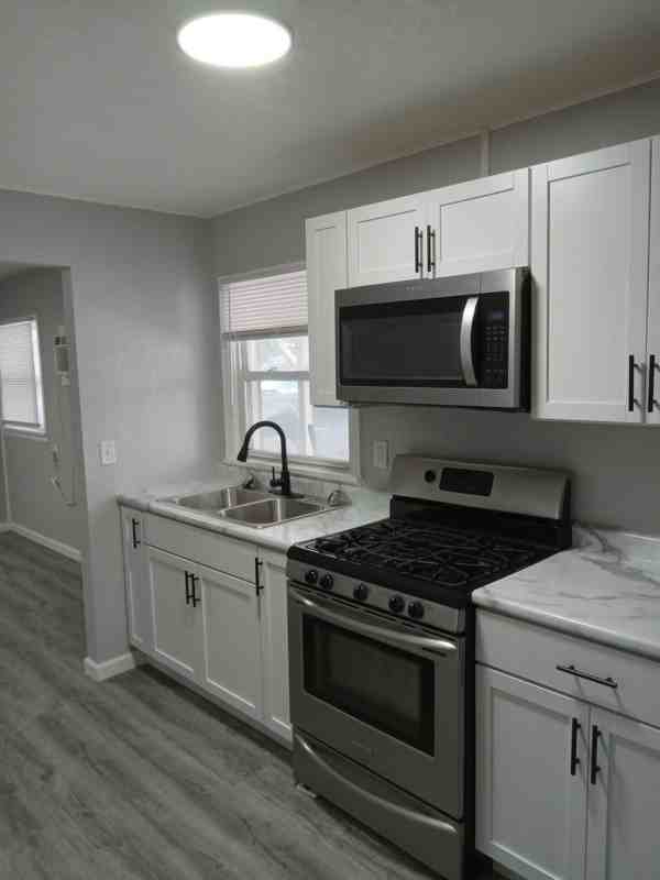 0835 W #6 - Photo 2 of 8