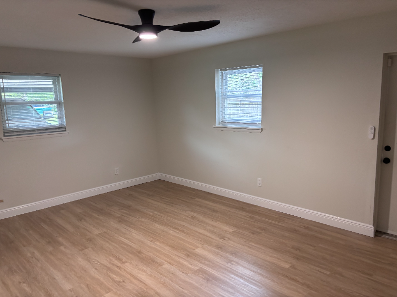 3107 S Park Ave - Photo 3 of 9