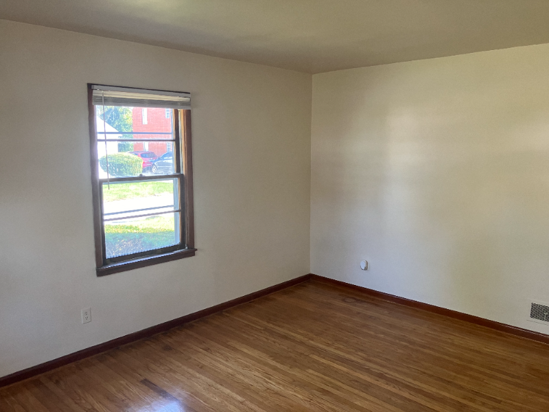 2628 Lindsay Ave - Photo 2 of 17