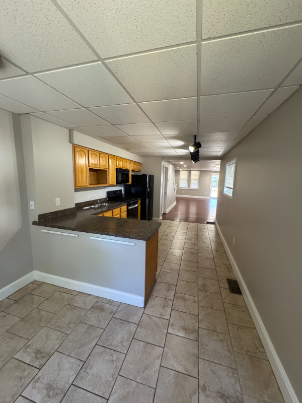 431 Iroquois Street - Photo 4 of 9