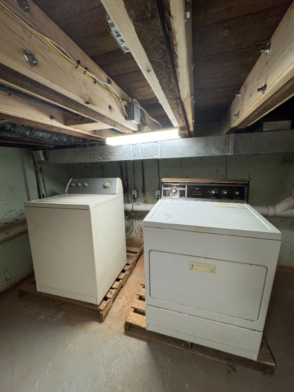 431 Iroquois Street - Photo 6 of 9