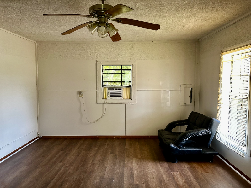 313 Mahlon St - Photo 3 of 12