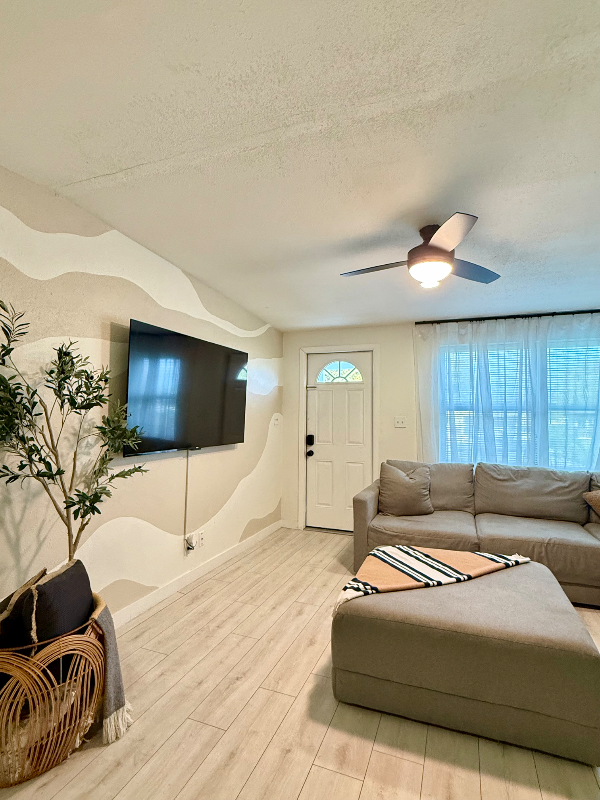 11930 105th Ln - Photo 3 of 20