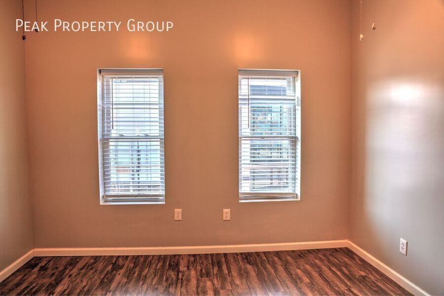 1661 N Pearl St - Photo 7 of 8