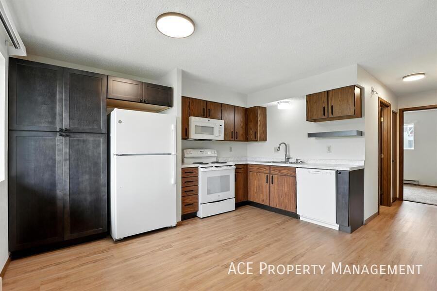 701 Dakota Dr #103 - Photo 5 of 11