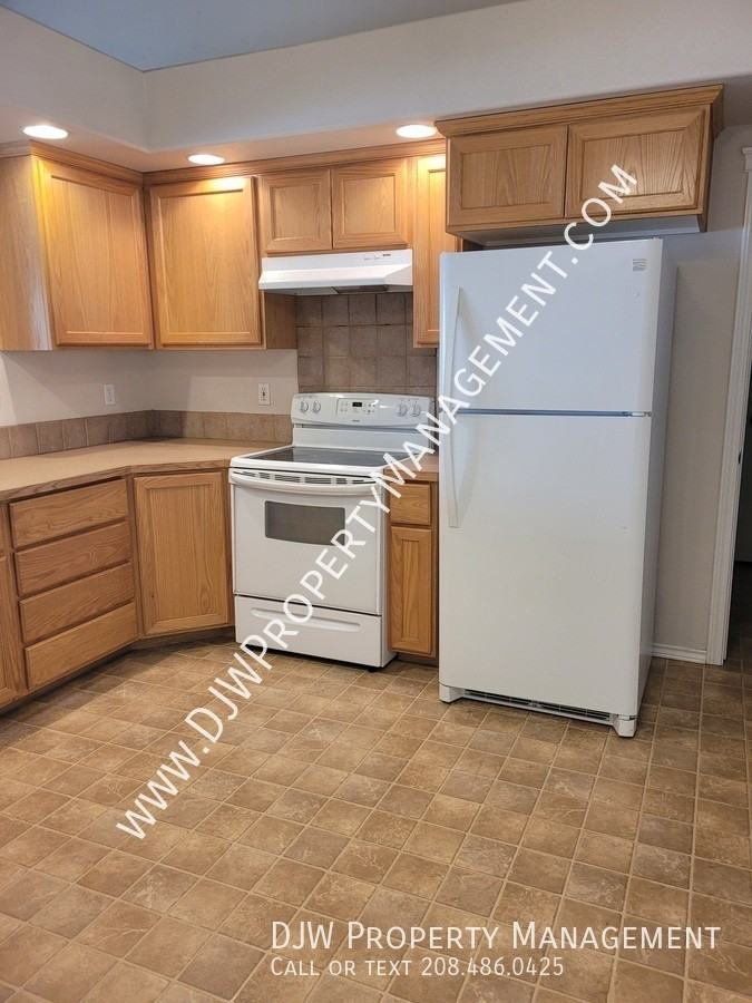 18426 Viceroy Pl - Photo 2 of 4