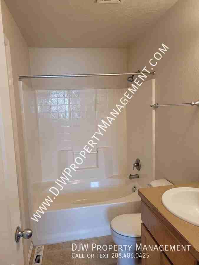 18426 Viceroy Pl - Photo 3 of 4