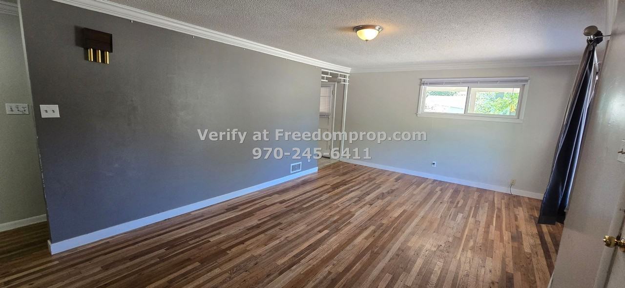 425 Orchard Ave - Photo 2 of 11