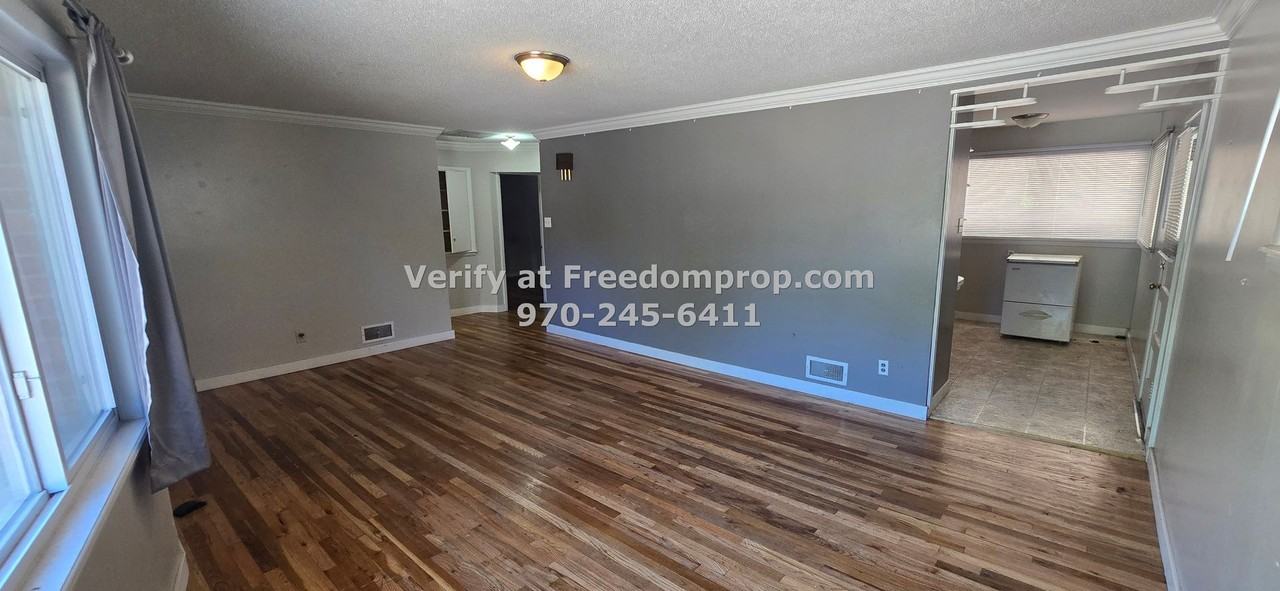 425 Orchard Ave - Photo 3 of 11