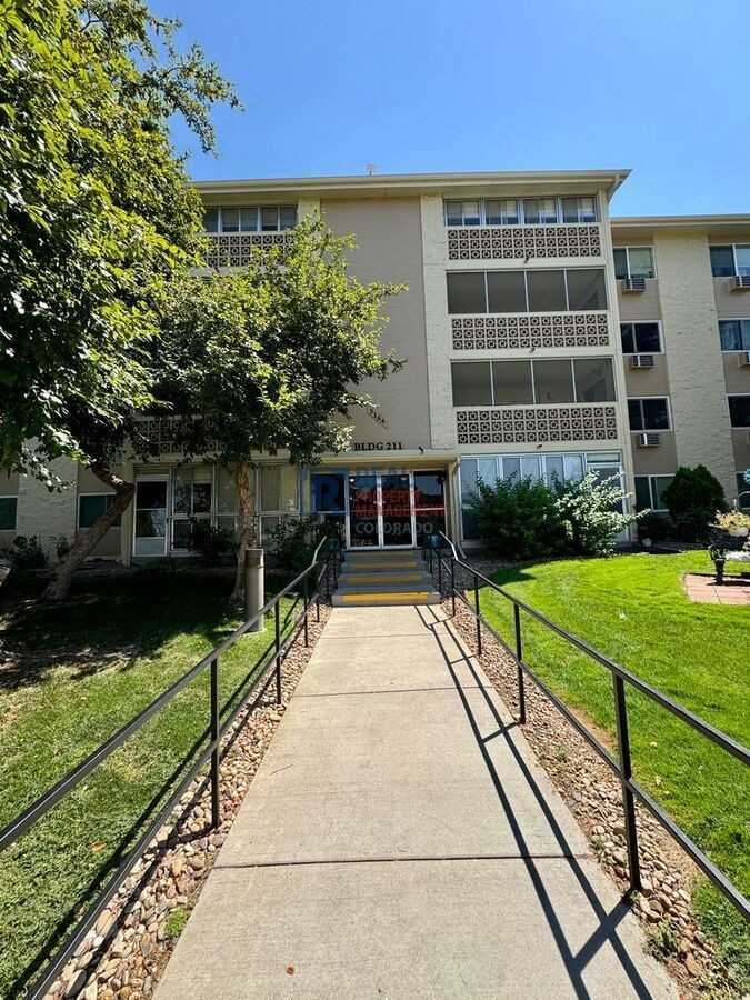 3164 S Wheeling Way #302