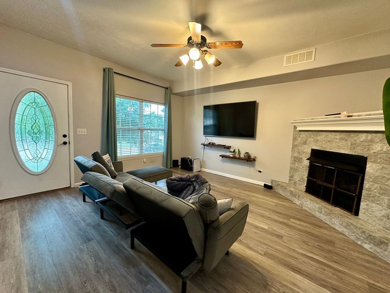 301 Carmel Valley Way - Photo 2 of 38