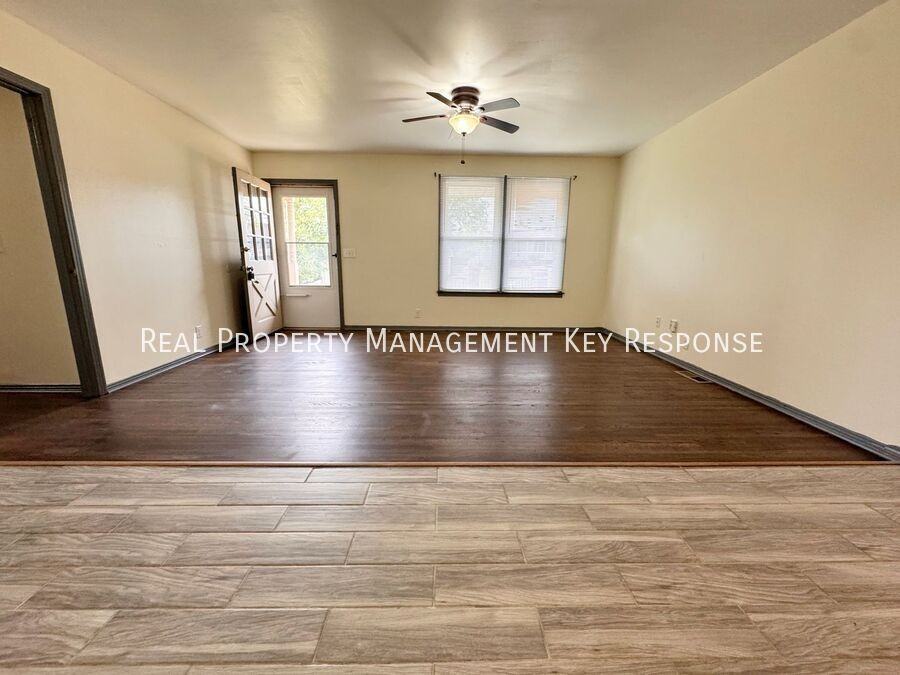 310 Janette Ave - Photo 3 of 16