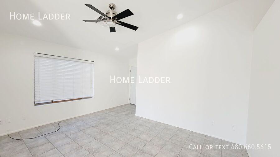 8339 W Elm St - Photo 6 of 19