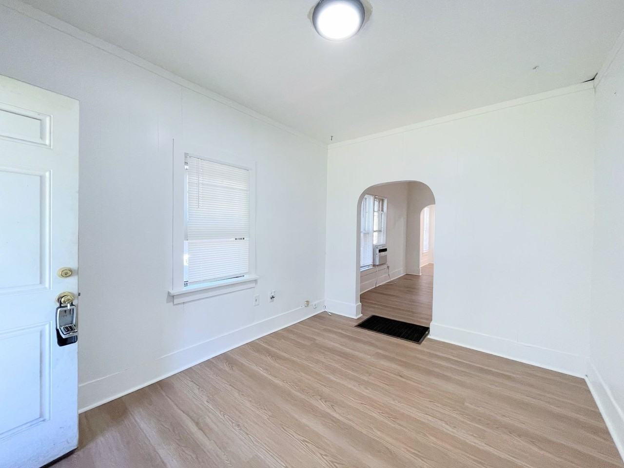 315 W 7th Ave - Photo 3 of 11