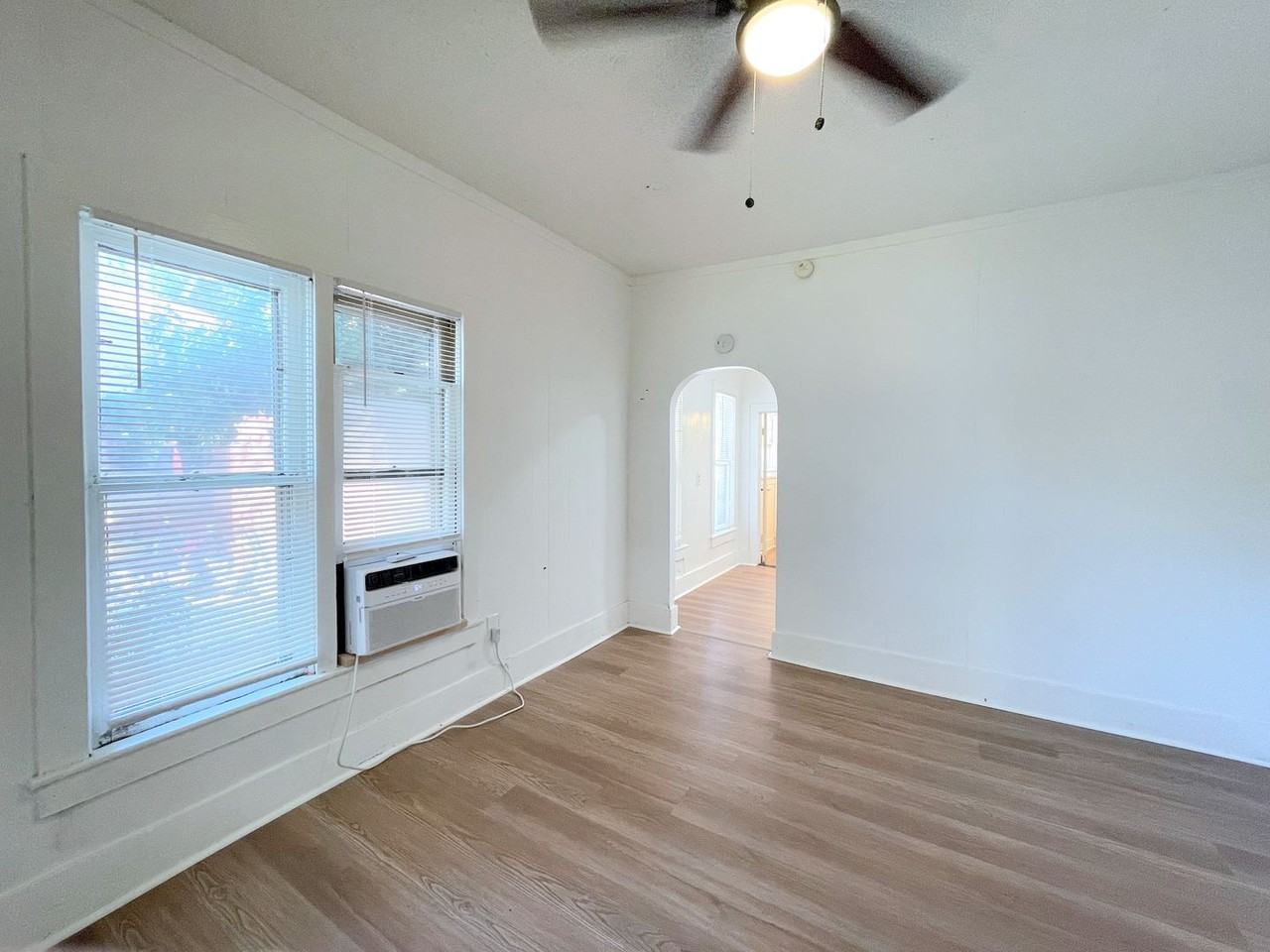 315 W 7th Ave - Photo 4 of 11