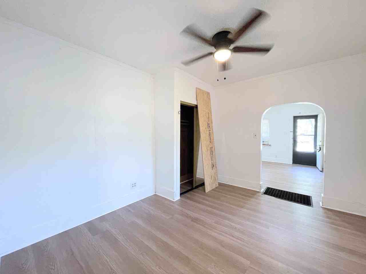 315 W 7th Ave - Photo 5 of 11