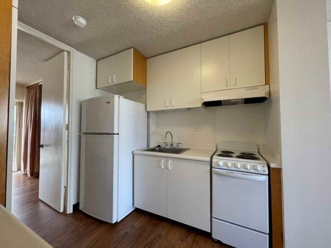1516 Ward Ave #505 - Photo 3 of 14