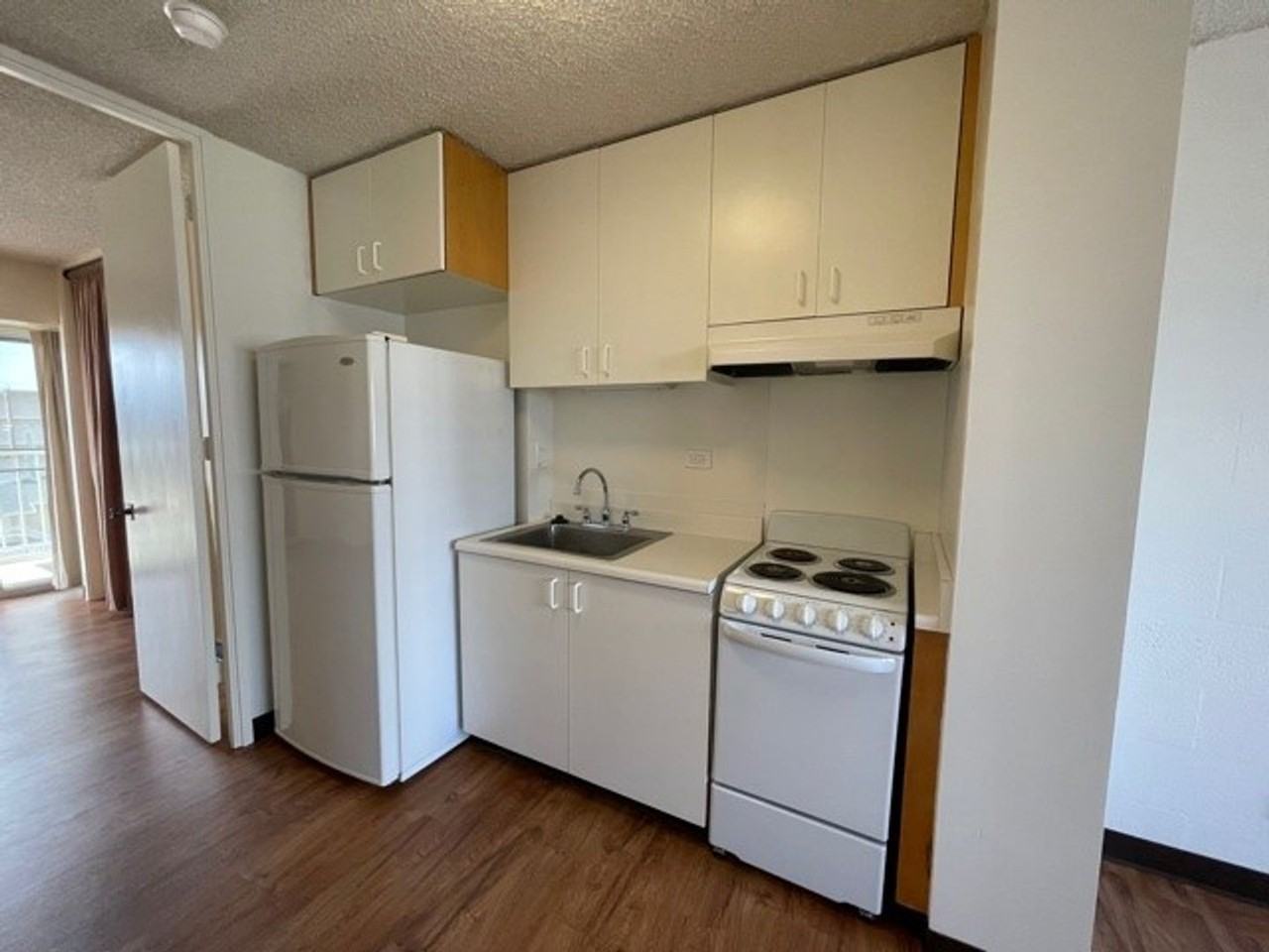 1516 Ward Ave #505 - Photo 4 of 14