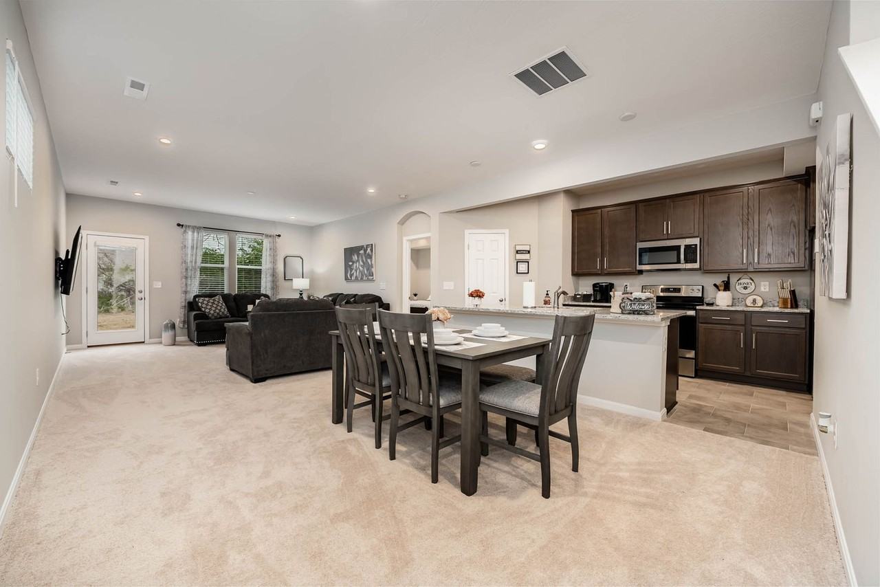 948 Southline Dr - Photo 5 of 24