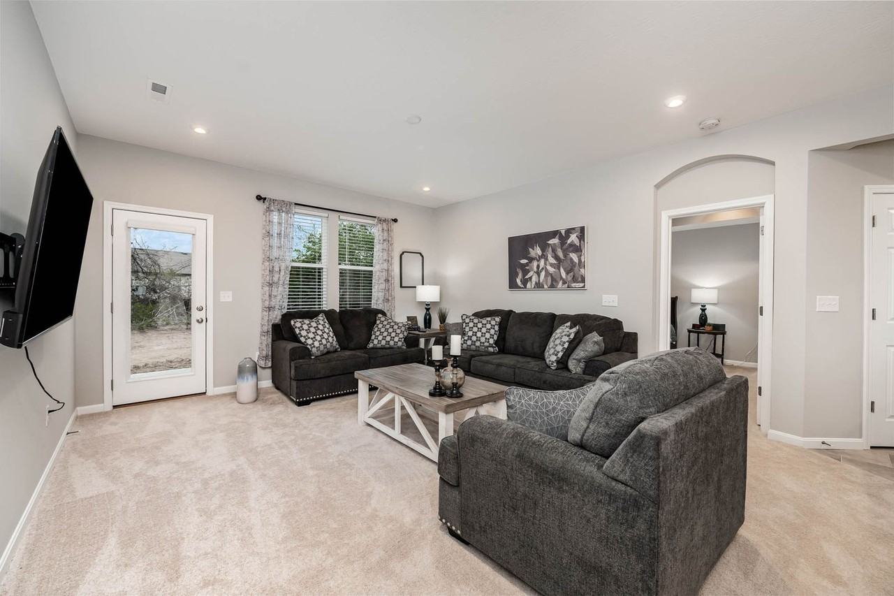 948 Southline Dr - Photo 7 of 24