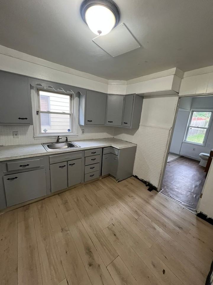 8602 Jeffries Avenue - Photo 4 of 25