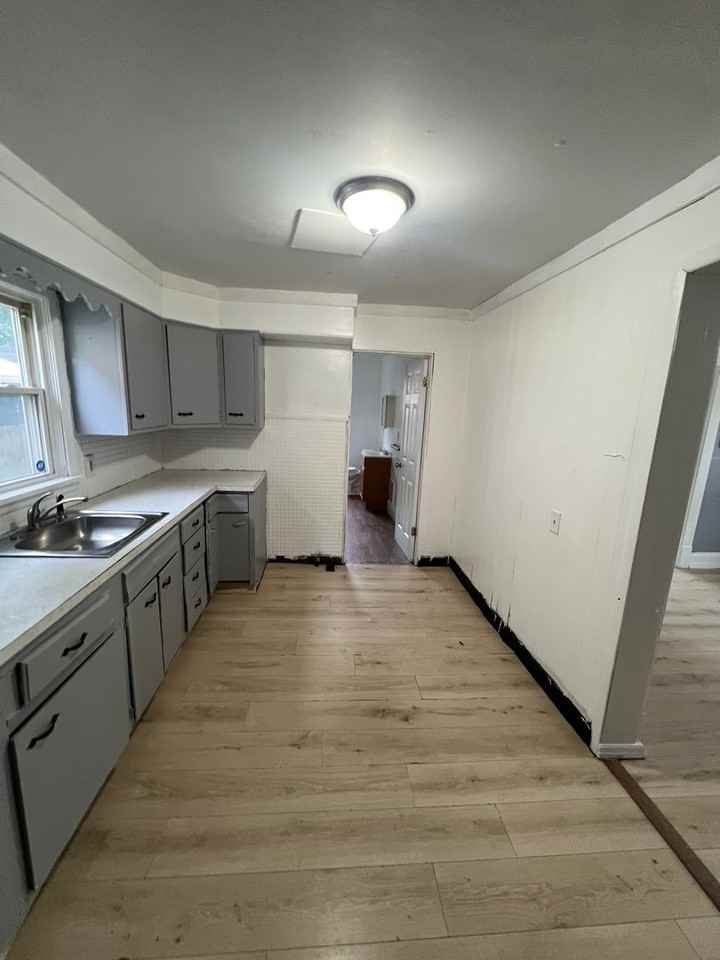 8602 Jeffries Avenue - Photo 5 of 25