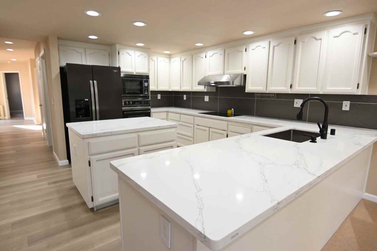 5976 Post Oak Cir - Photo 3 of 45