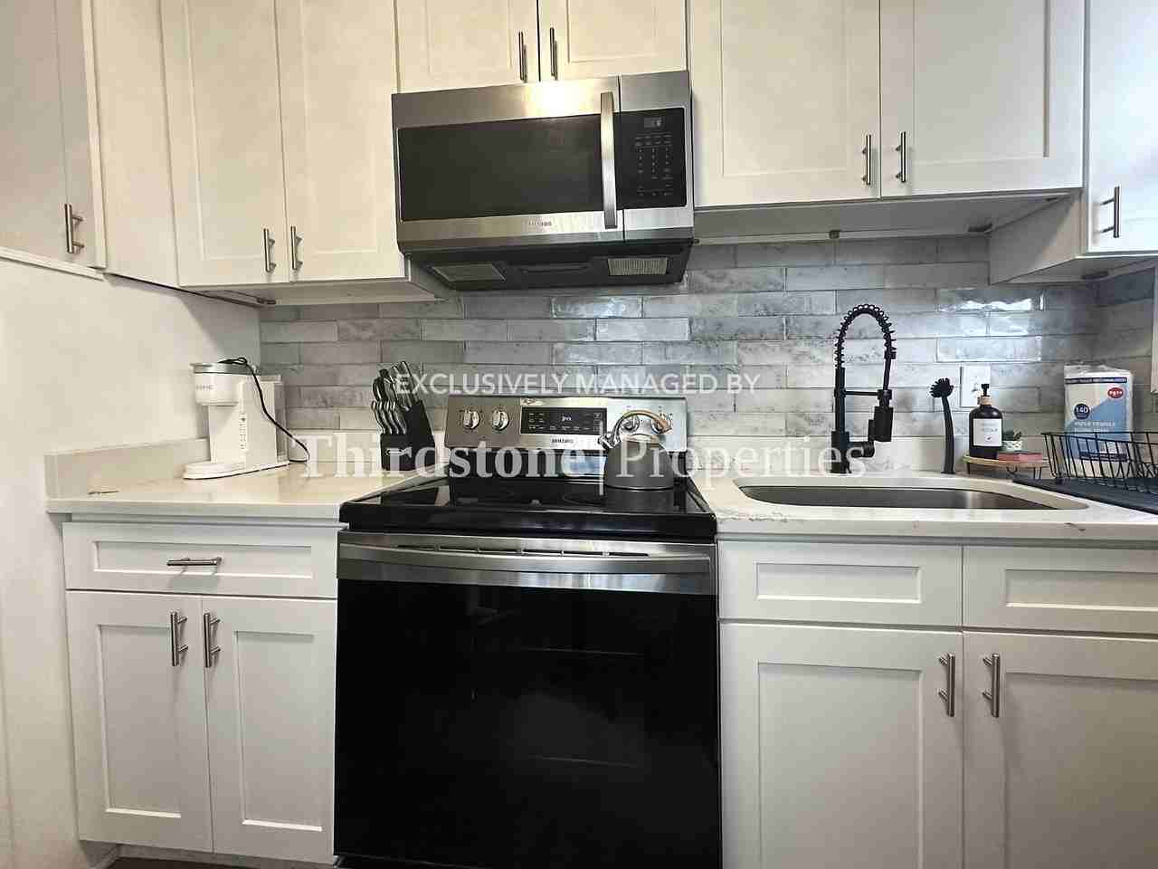 2508 Gilmore Street - Photo 7 of 26