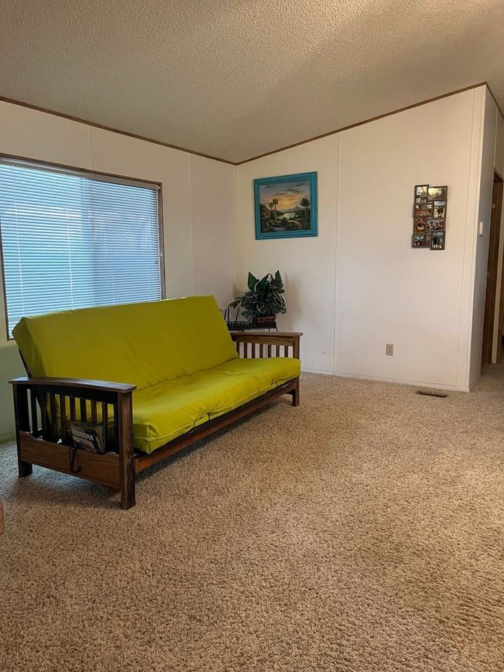 807 Stahlman Drive - Photo 4 of 10