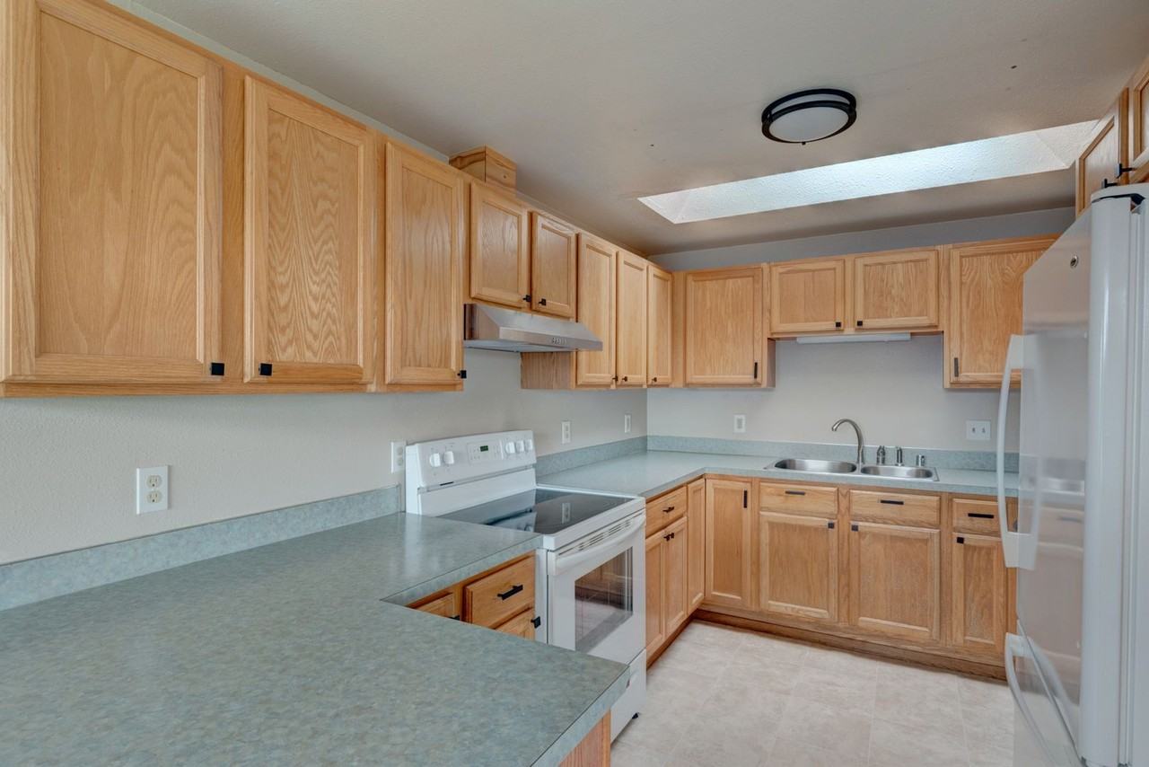1109 Olson Rd - Photo 2 of 28