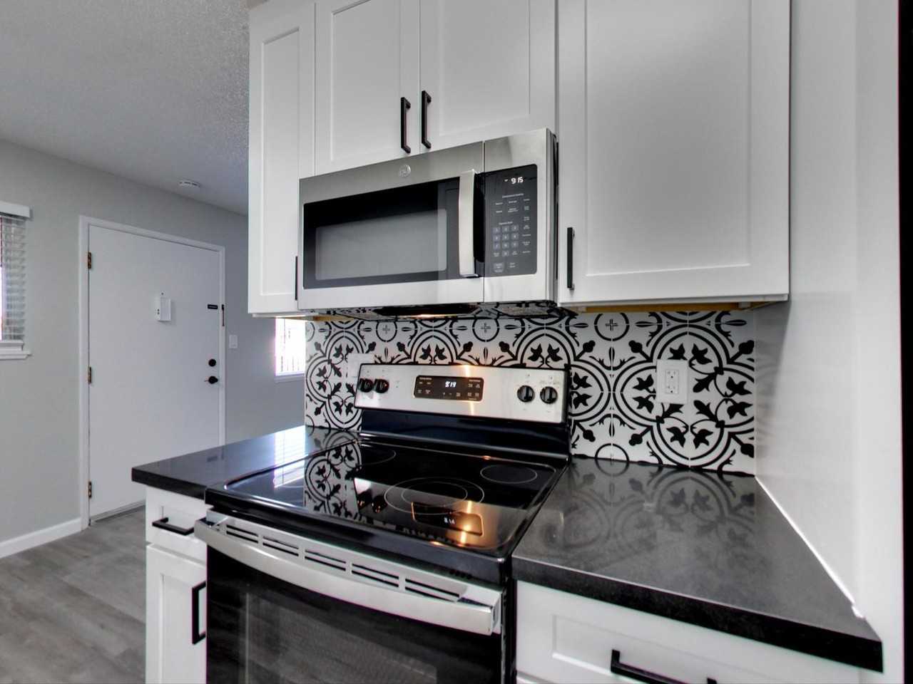 ROYALE APARTMENTS - Photo 2 of 45