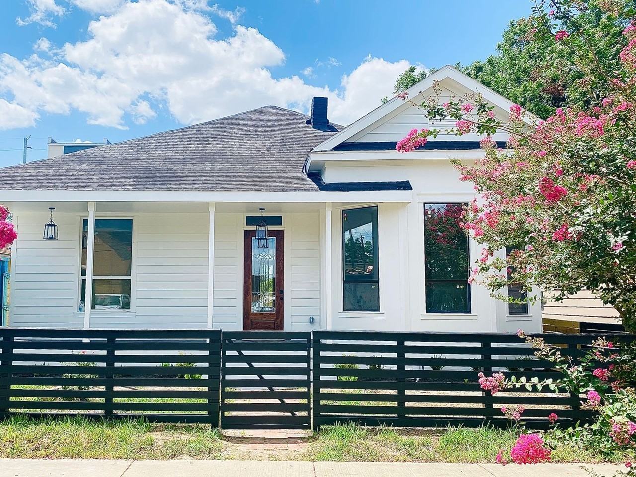 2510 Nagle Street - Photo 2 of 11