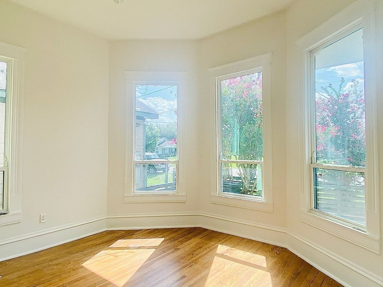 2510 Nagle Street - Photo 6 of 11