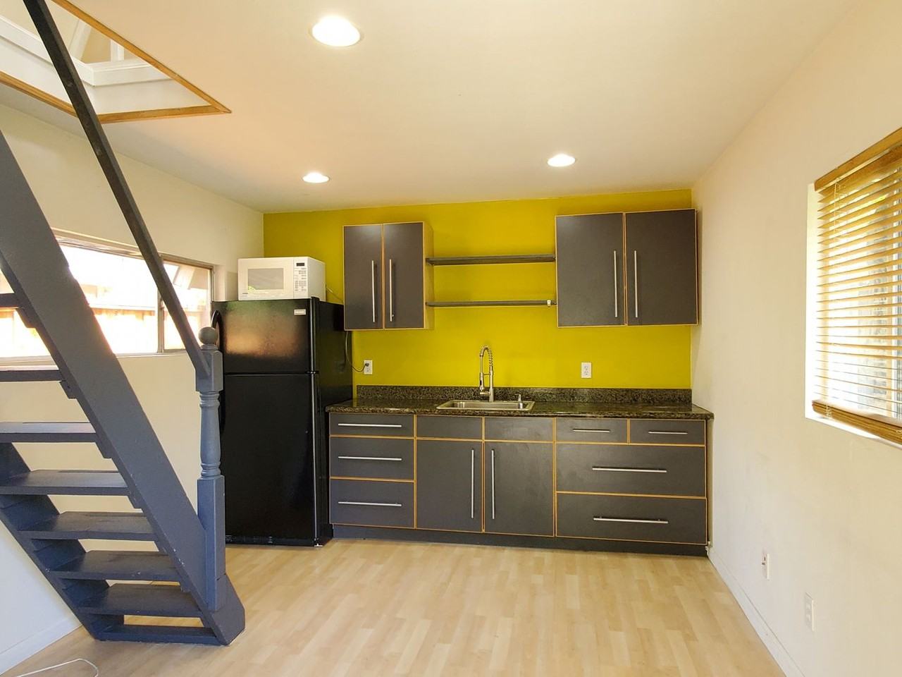 273 Mountain View Ave #1BD - Photo 2 of 4