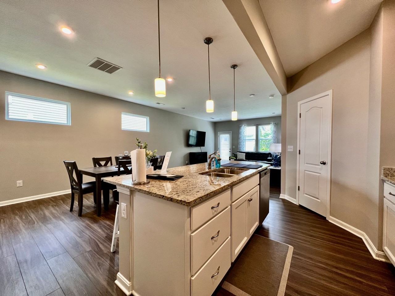 952 Southline Dr - Photo 4 of 29