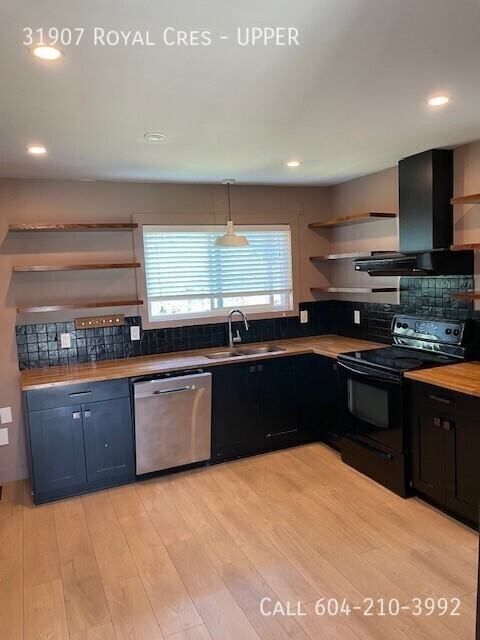 31907 Royal Cres - Photo 2 of 10