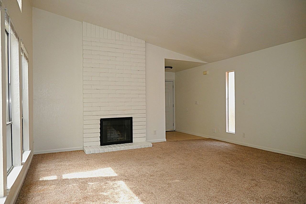 5608 Passero Way - Photo 6 of 26