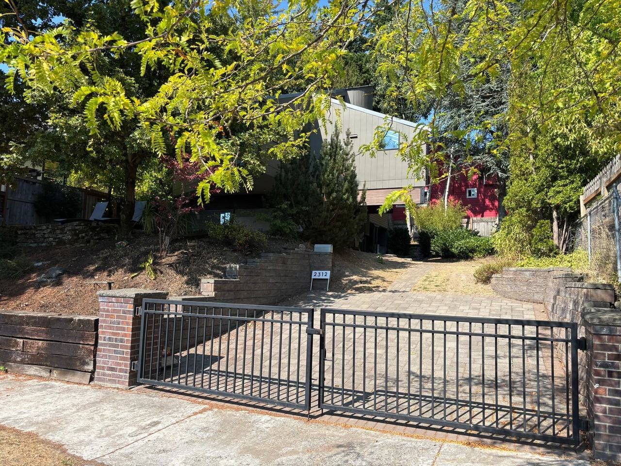 2312 N 43rd St - Photo 2 of 50