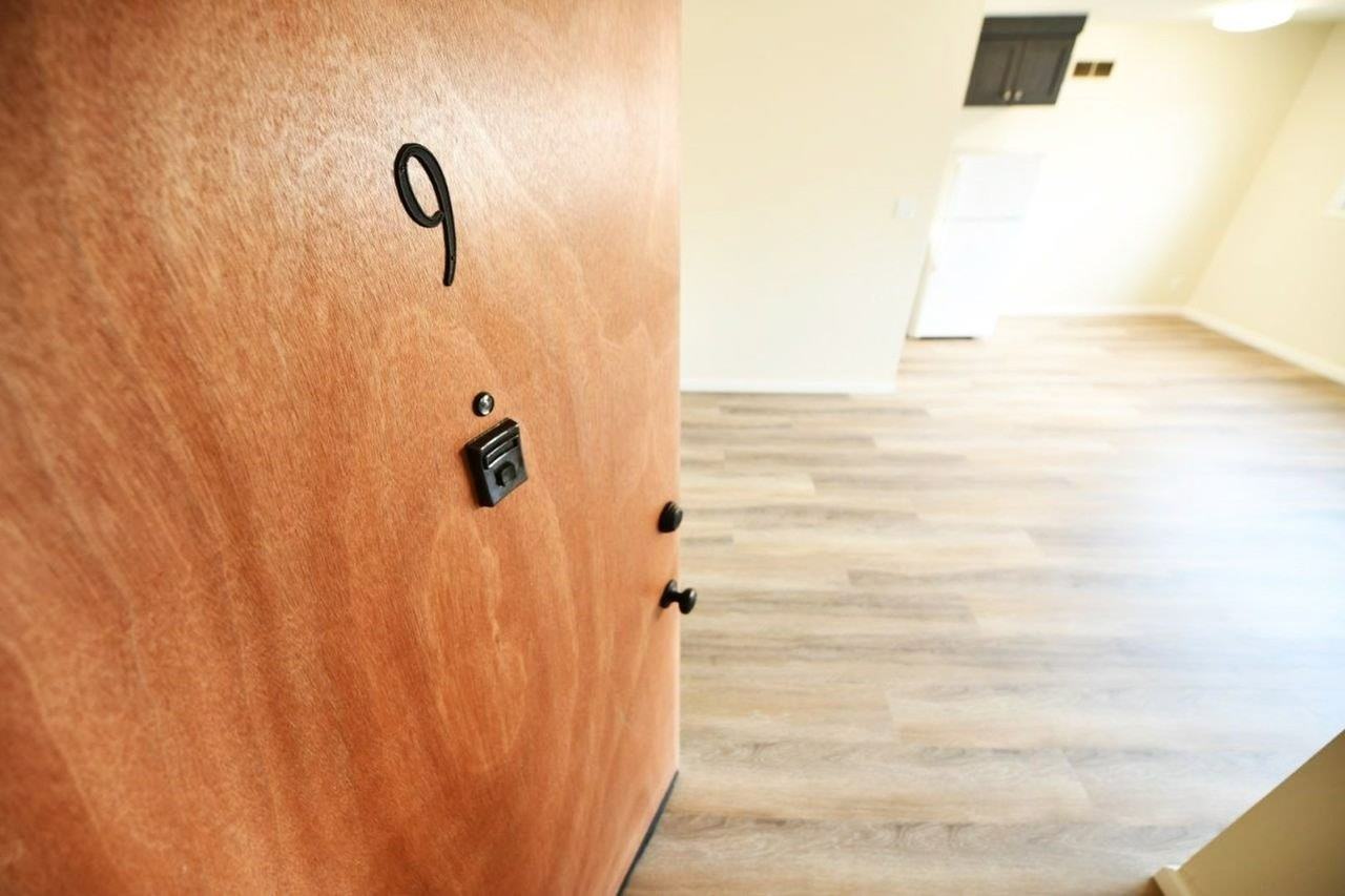 375 Staten Ave - Photo 2 of 11
