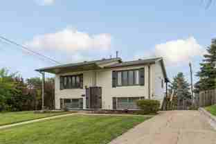 6901 6901 S 78th St - 6901 S 78th St - Photo 1 of 1