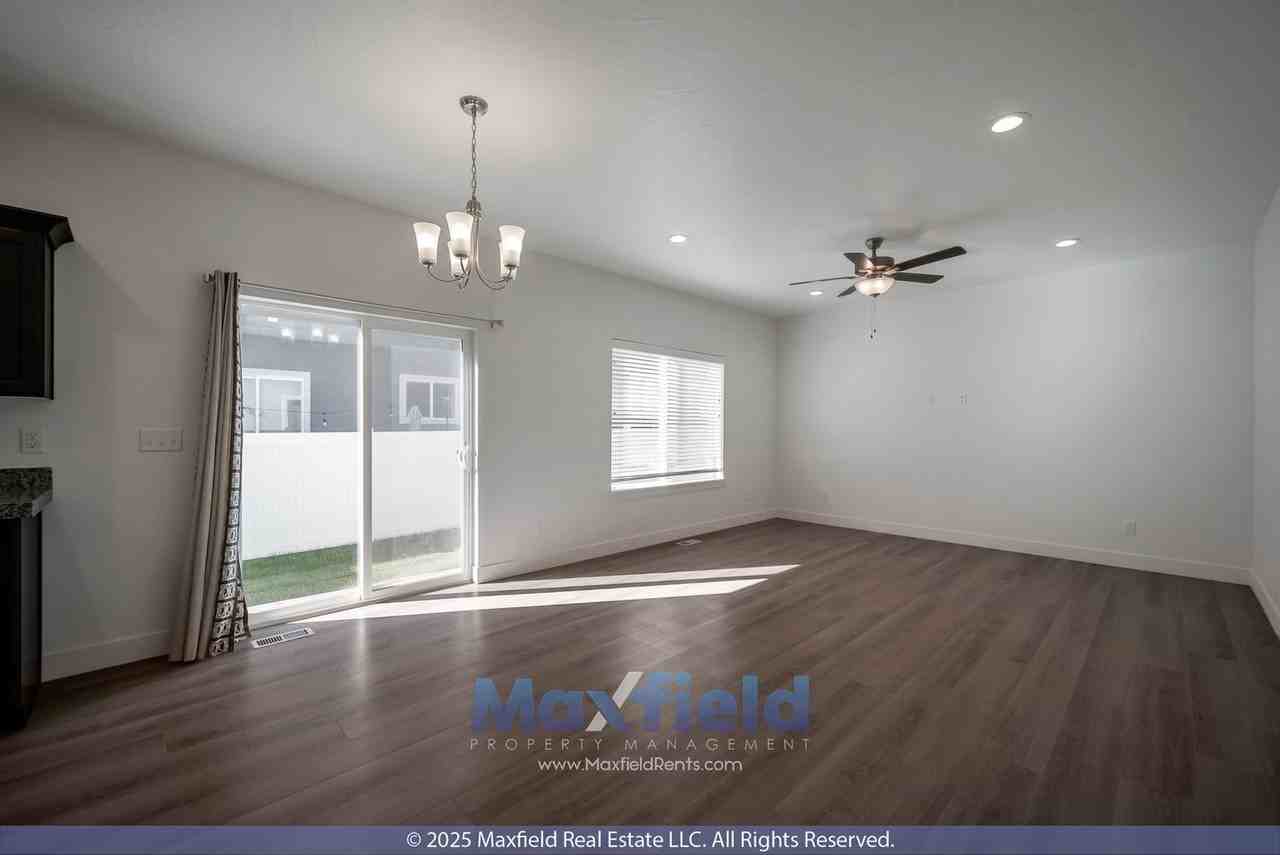 4718 E Breezy Patch Rd - Photo 2 of 25