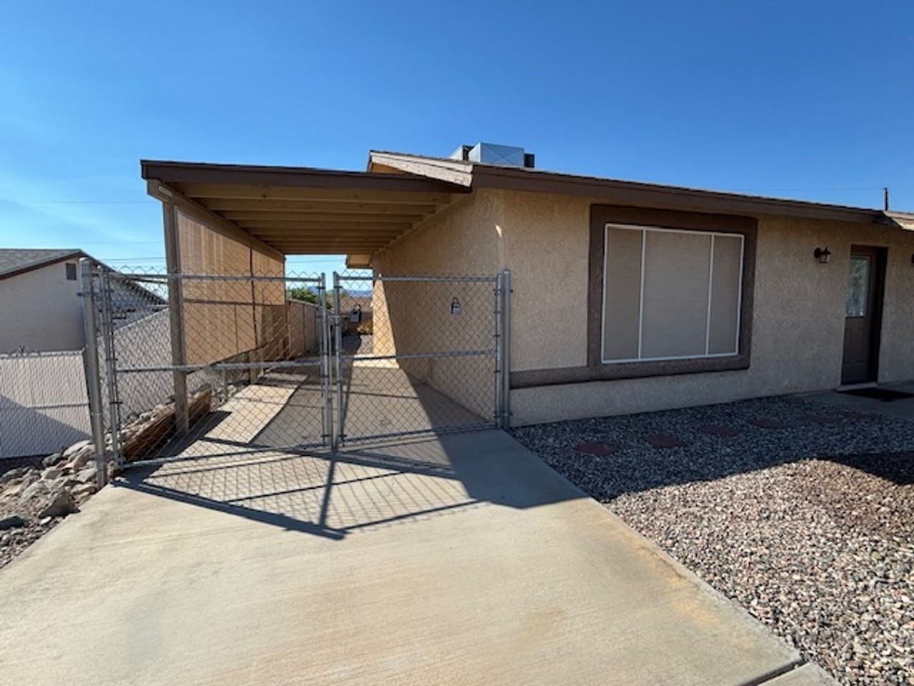 817 Cactus Dr - Photo 2 of 15