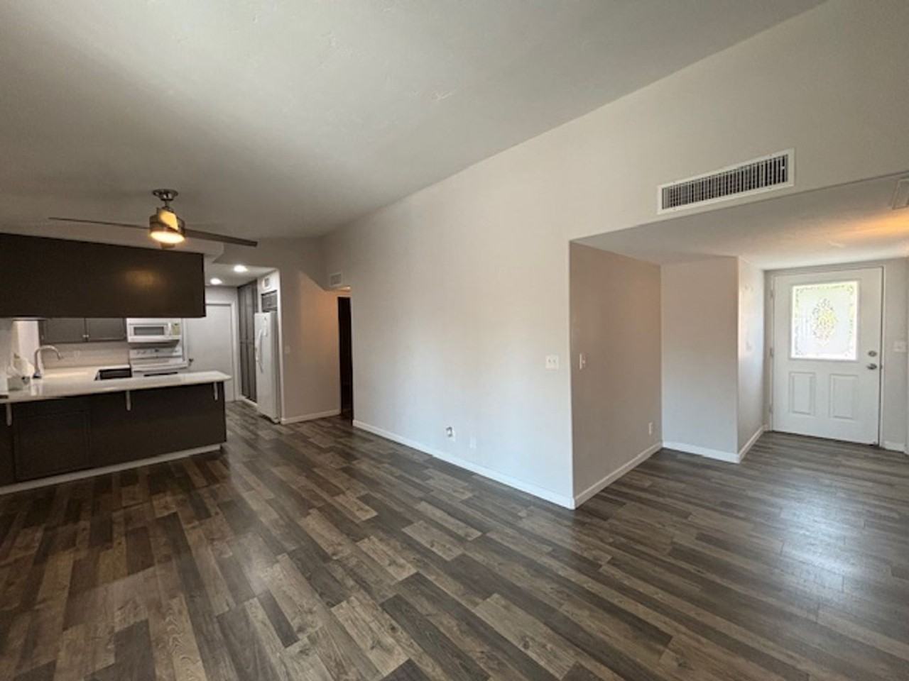 817 Cactus Dr - Photo 4 of 15