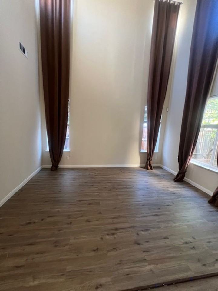 1300 Eastlake Circle - Photo 2 of 2